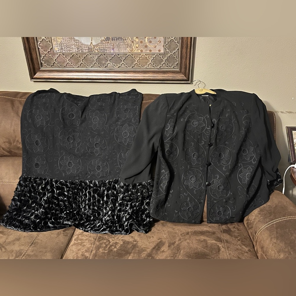 Vintage Ann Gerlin Black Embroidered 2 Piece Skirt Suit Set